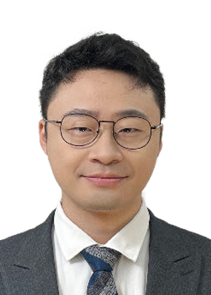 助理研究员 李镛