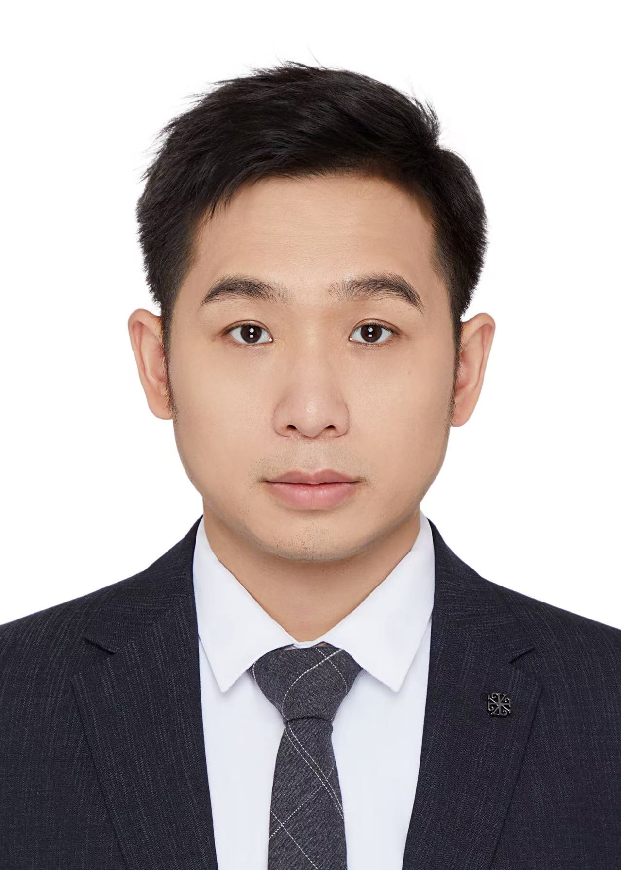 行政人员 周严敦